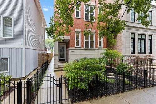 1452 W Wolfram Unit 1, Chicago, IL 60657