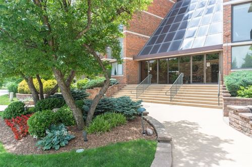 2 S Atrium Unit 208, Elmhurst, IL 60126