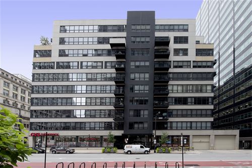 130 S Canal Unit 305, Chicago, IL 60606