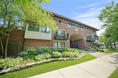 2455 W Ohio Unit 3W, Chicago, IL 60612