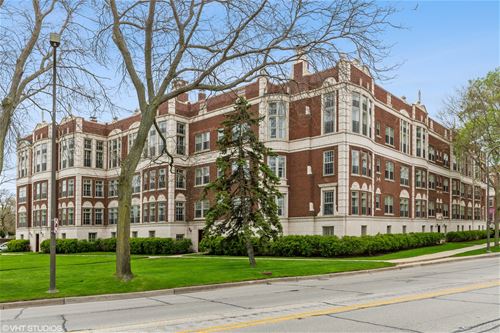 474 Sheridan Unit 2, Evanston, IL 60202