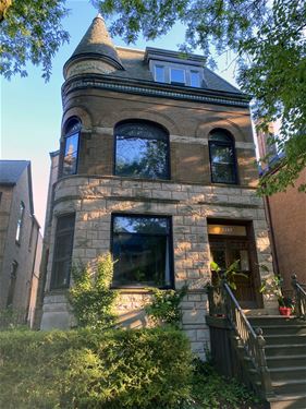 2137 W Caton, Chicago, IL 60647