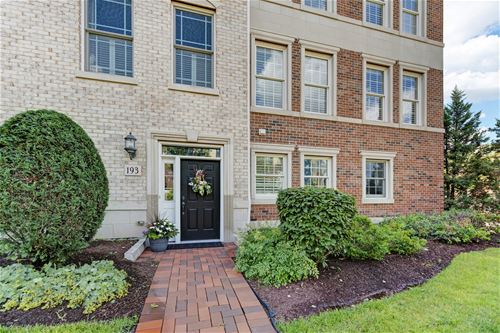 193 Reber Unit 0, Wheaton, IL 60187