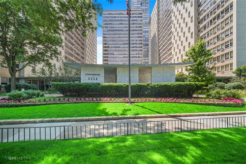 3950 N Lake Shore Unit 207B, Chicago, IL 60613