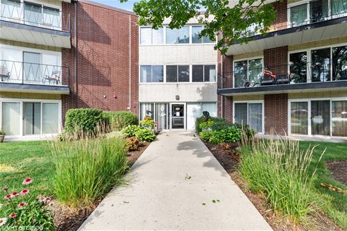 2800 Maple Unit 20C, Downers Grove, IL 60515