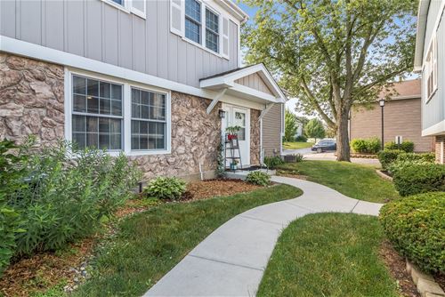 1625 Woodcutter Unit 1625, Wheaton, IL 60189