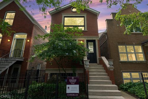 2123 W Moffat, Chicago, IL 60647