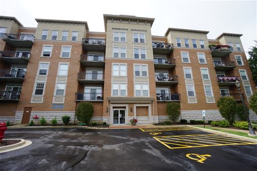 190 W Johnson Unit 208, Palatine, IL 60067