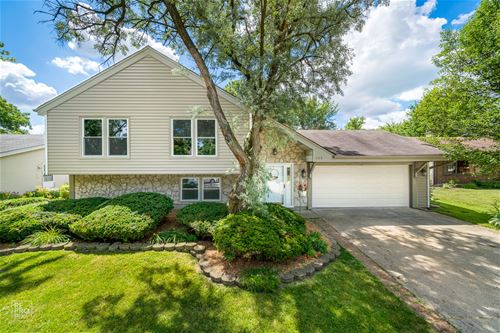 108 Langton, Bloomingdale, IL 60108