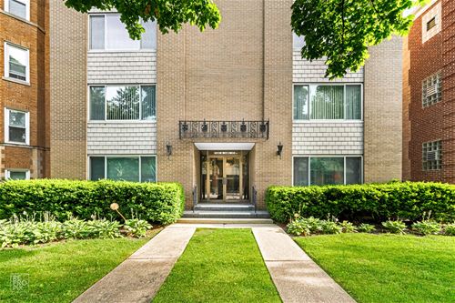 7320 Lake Unit 1B, River Forest, IL 60305