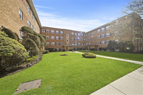 2435 W Lunt Unit 2B, Chicago, IL 60645