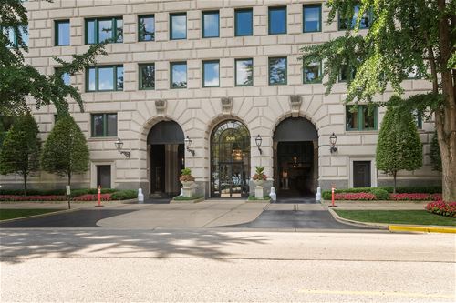 209 E Lake Shore Unit 5W, Chicago, IL 60611