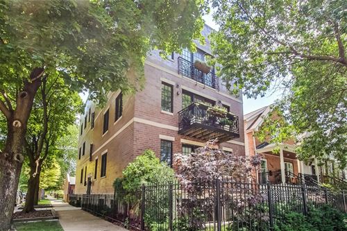 1955 W Barry Unit 2E, Chicago, IL 60657