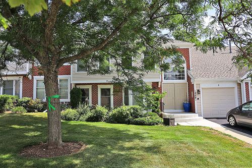 1848 Fox Run Unit A, Elk Grove Village, IL 60007