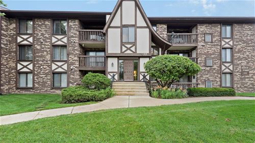 525 Cumnor Unit 306, Westmont, IL 60559