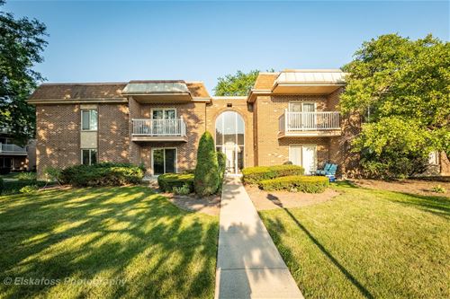 2426 N Kennicott Unit 1A, Arlington Heights, IL 60004