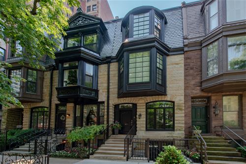 61 E Elm, Chicago, IL 60611