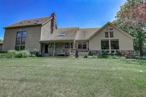 2908 Deborah, Mchenry, IL 60051