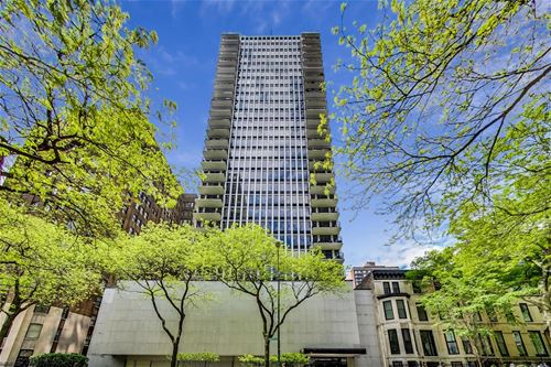 1230 N State Unit 25A, Chicago, IL 60610