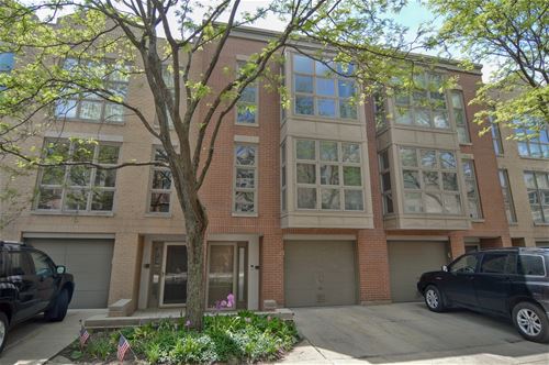 2365 N Wayne, Chicago, IL 60614