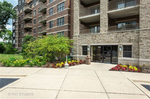 125 Lakeview Unit 507, Bloomingdale, IL 60108