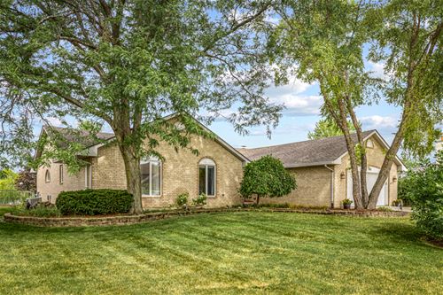 1182 Lakeside, Carol Stream, IL 60188