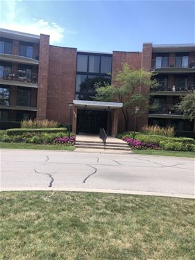 1415 E Central Unit 403A, Arlington Heights, IL 60005