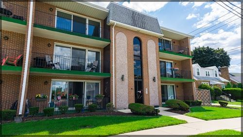 4007 W 105th Unit 3, Oak Lawn, IL 60453