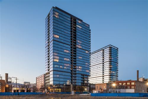 860 W Blackhawk Unit 1802, Chicago, IL 60642