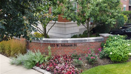 132 W Johnson Unit 304, Palatine, IL 60067