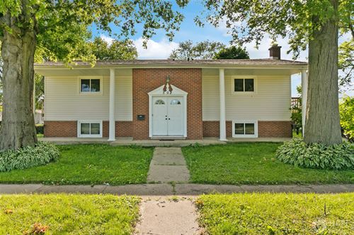 302 Crest, Cary, IL 60013