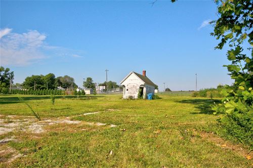 205 3rd, Martinton, IL 60951