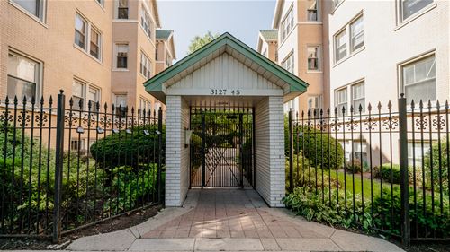 3135 W Palmer Unit G, Chicago, IL 60647