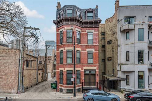 161 W Schiller, Chicago, IL 60610