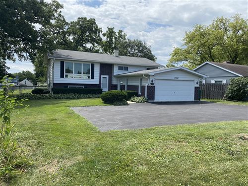17747 W Gages Lake, Grayslake, IL 60030