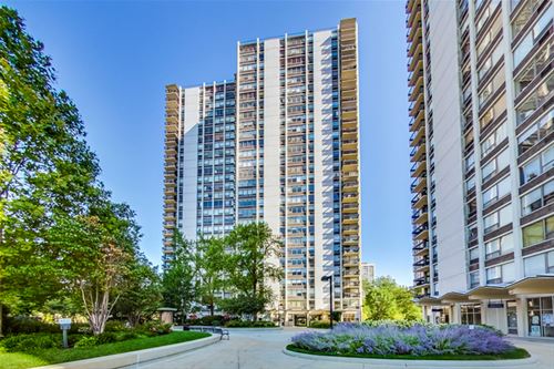 1360 N Sandburg Unit 1702, Chicago, IL 60610