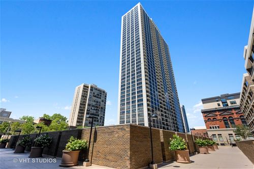 1560 N Sandburg Unit 3103, Chicago, IL 60610