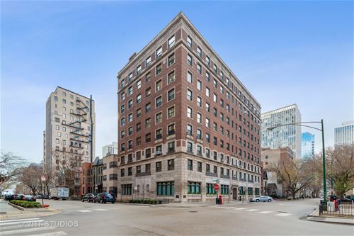 1255 N State Unit 2D, Chicago, IL 60610