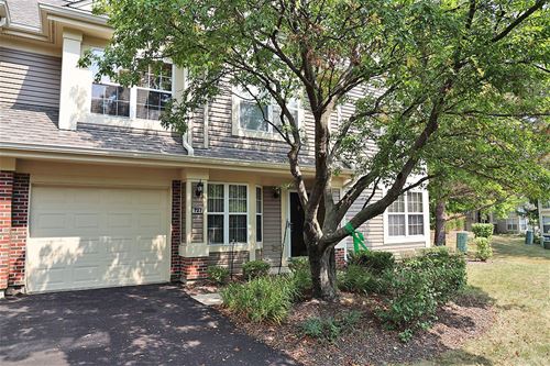 727 Deep Wood, Elk Grove Village, IL 60007