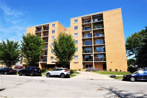 5332 N Delphia Unit 102, Chicago, IL 60656