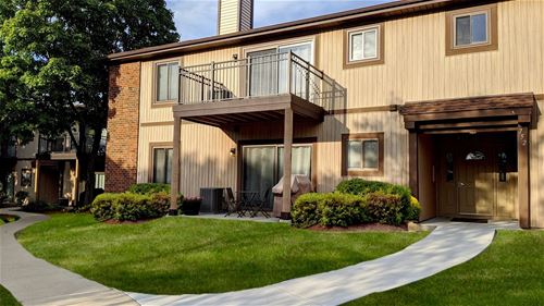 752 Rodenburg Unit 1A, Roselle, IL 60172