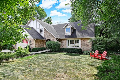 869 Maryknoll, Glen Ellyn, IL 60137