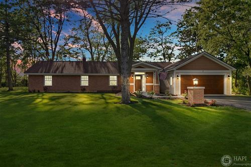 2 Big Oaks, Trout Valley, IL 60013