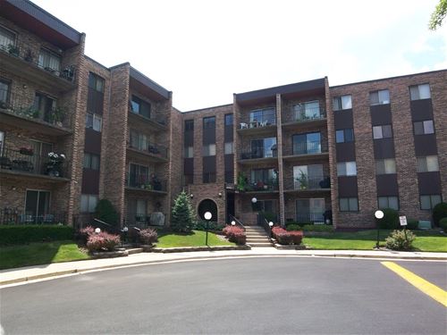 625 W Huntington Commons Unit 214, Mount Prospect, IL 60056