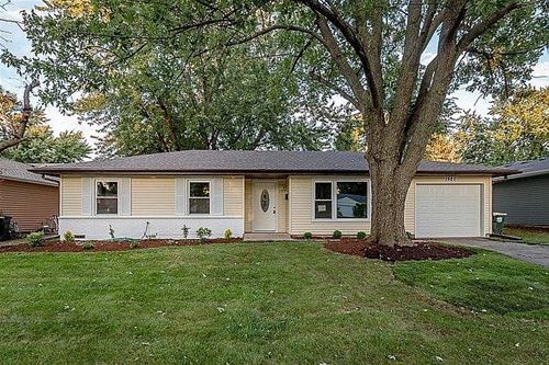 1527 N Kennicott, Arlington Heights, IL 60004