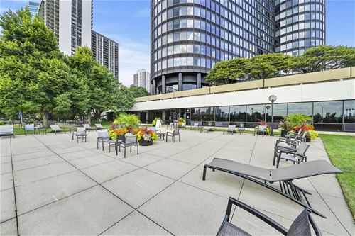 155 N Harbor Unit 407, Chicago, IL 60601