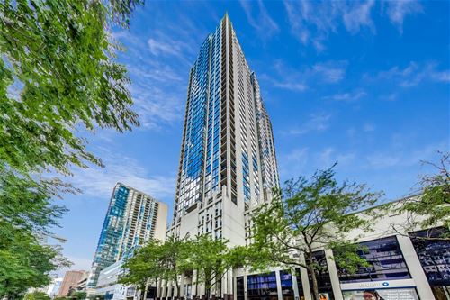 1122 N Clark Unit 1006, Chicago, IL 60610