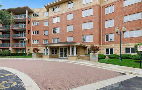 720 Creekside Unit 504, Mount Prospect, IL 60056