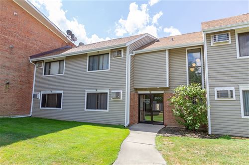 3900 Bayside Unit 2, Palatine, IL 60074