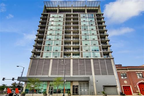 700 W Van Buren Unit 1402, Chicago, IL 60607